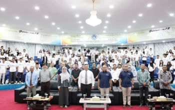 Rektor UMRAH, Agung Dhamar Syakti, Direktur SDM PT Pelindo Multi Terminal, Edi Priyanto, Dekan FIKP UMRAH, Dony Apdillah bersama peserta Talkshow Hari Lingkungan Hidup Sedunia